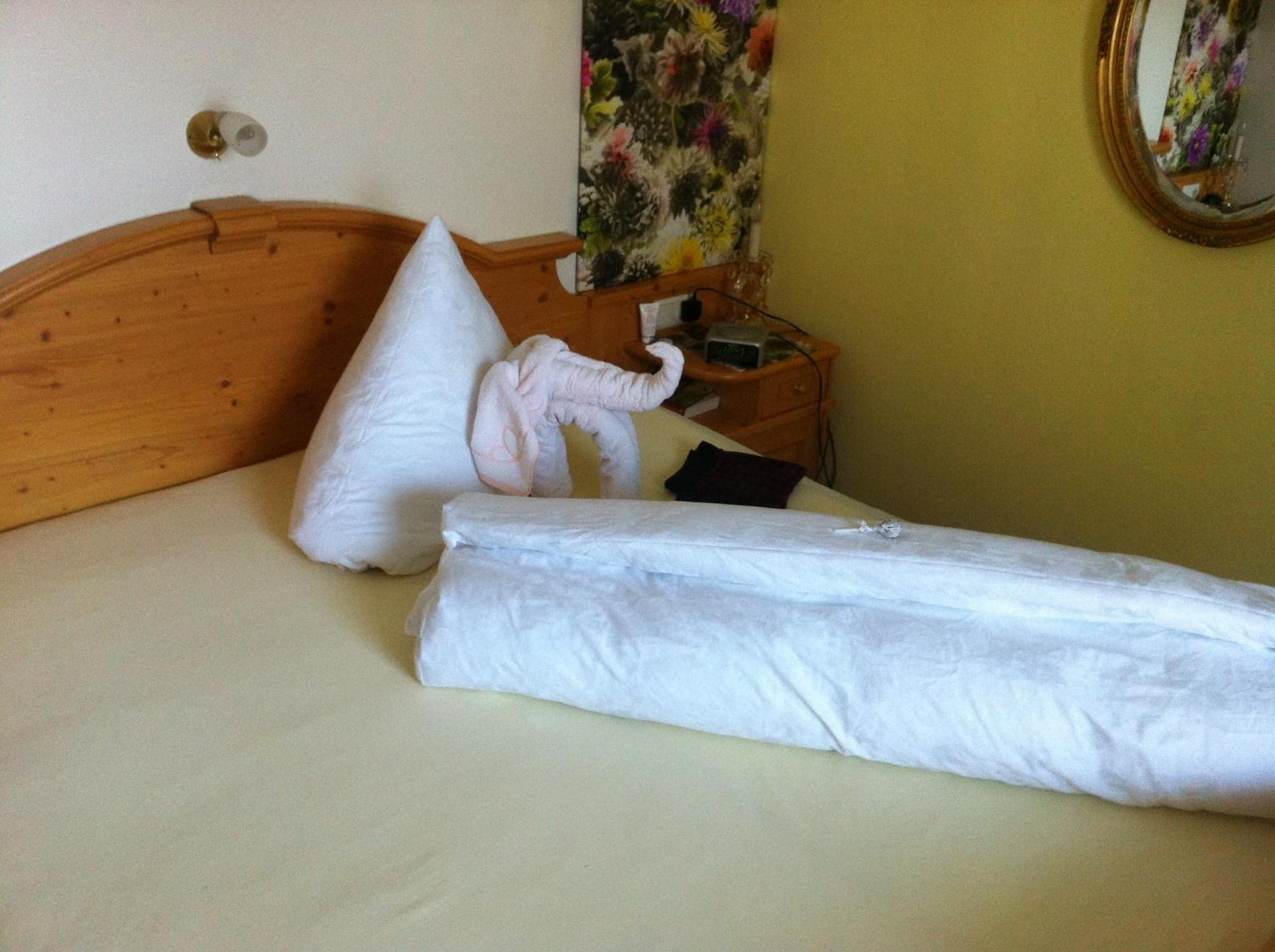 Alpin Hotel Garni Eder - Private Living 迈尔霍芬 客房 照片